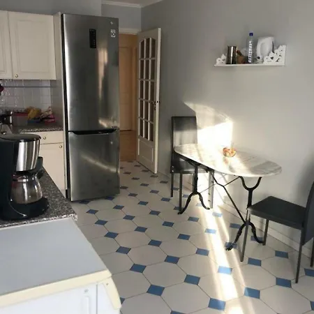 Superbe 3 Pieces A 200 Metres De La Plage Et 100 Metres De La Gare De St Raphael Apartamento